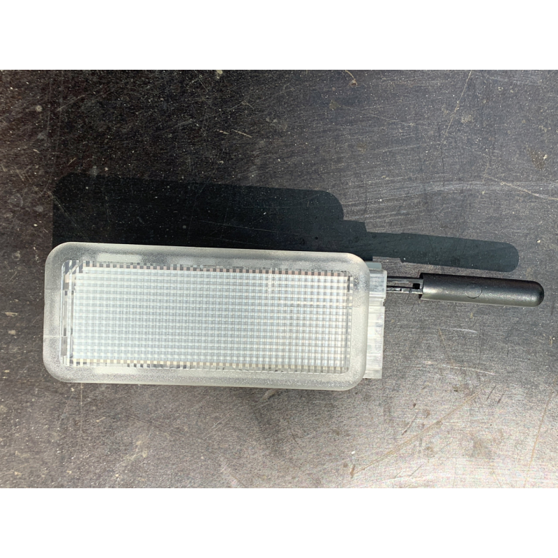 Плафон підсвічування бардачка Renault Trafic /Opel Vivaro / Nissan Primastar 8200024033 Плафон підсвічування бардачка Renault Trafic /Opel Vivaro / Nissan Primastar 8200024033