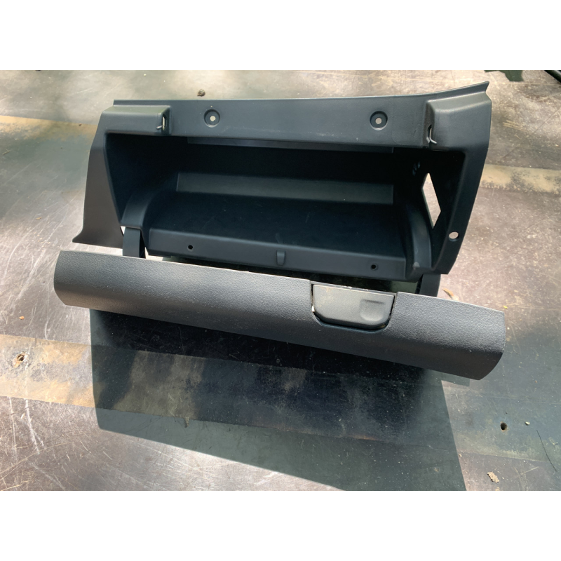 Бардачок торпеди пасажирський Renault Trafic /Opel Vivaro / Nissan Primastar 98082417ZD 9810867177