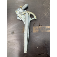 Склопідіймач передніх лівих дверей Toyota Yaris 0130822018