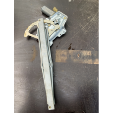 Склопідіймач передніх правих дверей Toyota Yaris 0130822017