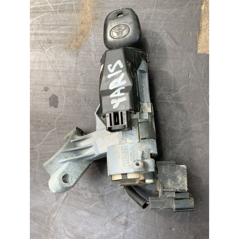 Замок запалювання з  ключем Toyota Yaris  89783-0D010 897830D010