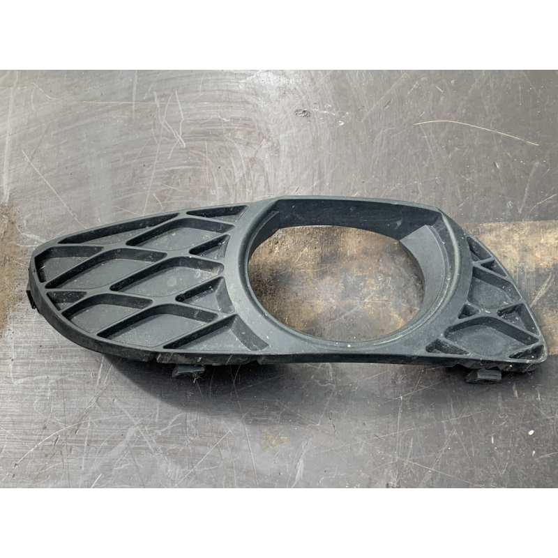 Накладка бампера під птф права Toyota Yaris 1999-2005 521270D060 Накладка бампера під птф права Toyota Yaris 1999-2005 521270D060