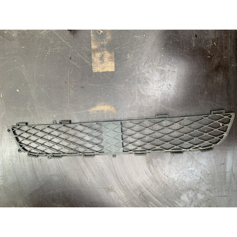 Решітка бампера Toyota Yaris 531120D020 Решітка бампера Toyota Yaris 531120D020