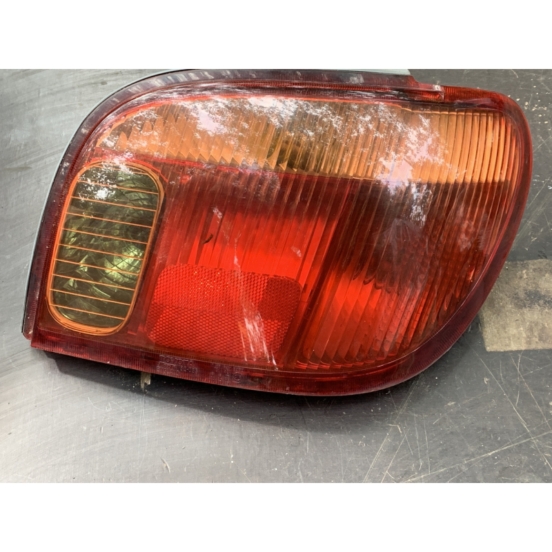 Ліхтар задній правий Toyota Yaris 8155052130 815630D070 Ліхтар задній правий Toyota Yaris 8155052130 815630D070
