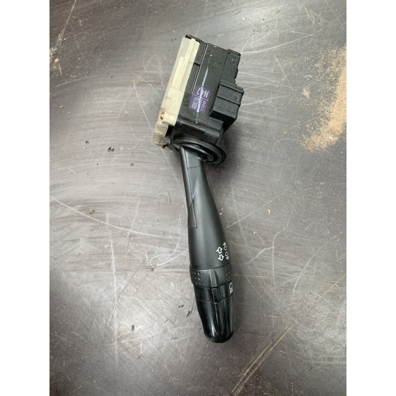 Перемикач світла фар покажчиків повороту Toyota Yaris 0D070173849 0D070-173849 84140-52020
