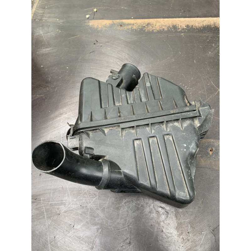 Корпус повітряного фільтра Toyota Yaris 17705-0N010 17701-0N010