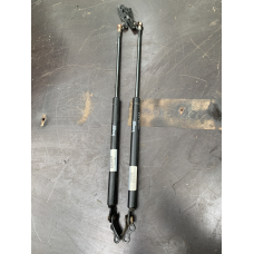 Амортизатор крихти багажника Toyota Yaris SG3937 SG3936 6895009110