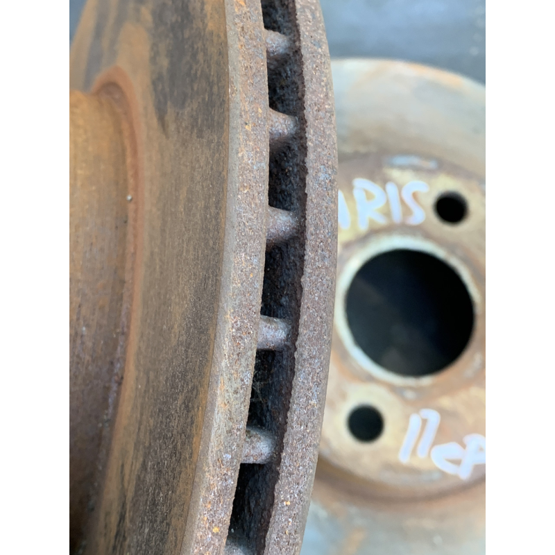 Диски передні гальмівні Toyota Yaris P10 435120D010