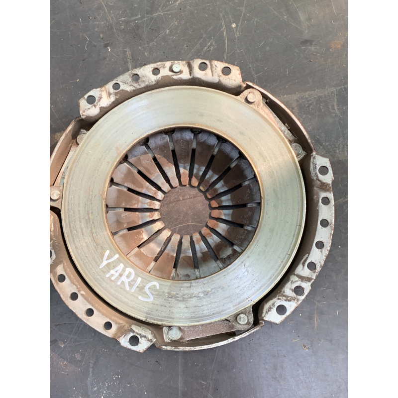 Кошик зчеплення на Toyota Yaris 3121002040 412123900