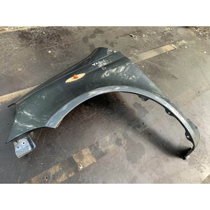 Крило переднє ліве Toyota Yaris 5381252010