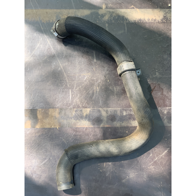Шланг (Патрубок інтеркулера верхній) Opel Vivaro 9806720880