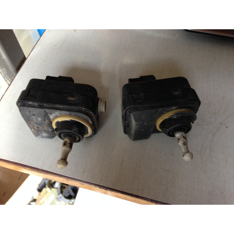 Коректор фари (89028944) Nissan Micra