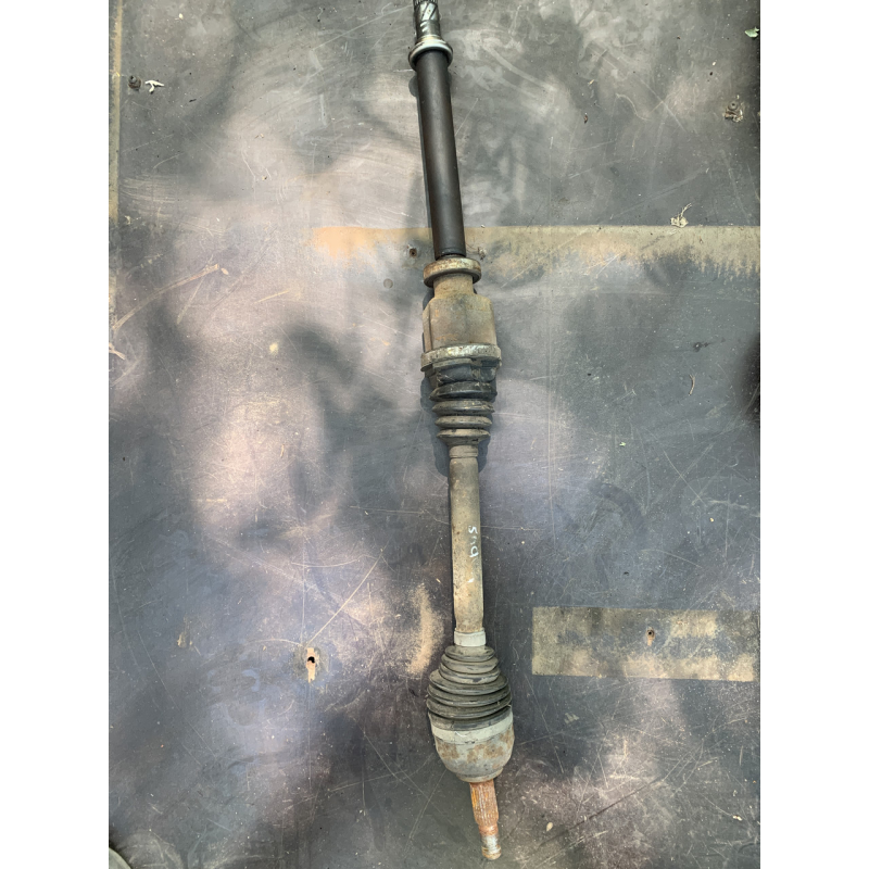 Півось (привод) передня права Renault Modus 8200261841 Півось (привод) передня права Renault Modus 8200261841