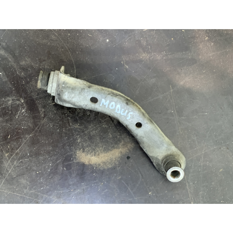 Кронштейн передньої балки Renault Modus 8200127321