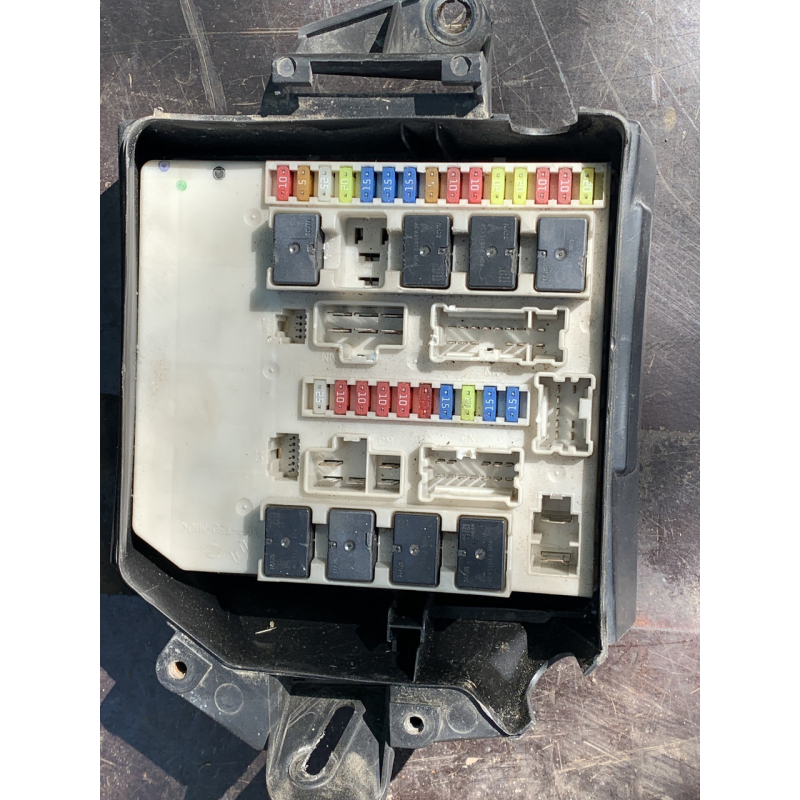 Блок запобіжників у моторному відсіку Renault Modus  8200314276 233293D
