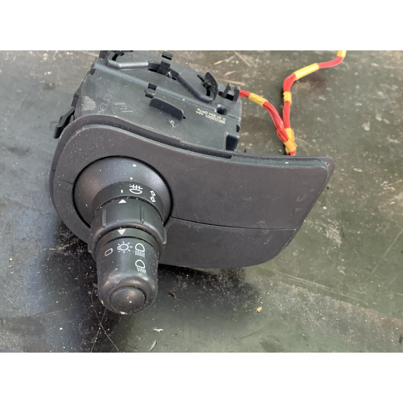 Перемикач підрулевий лівий Renault Modus 88102001 88102001 464 Перемикач підрулевий лівий Renault Modus 88102001 88102001 464