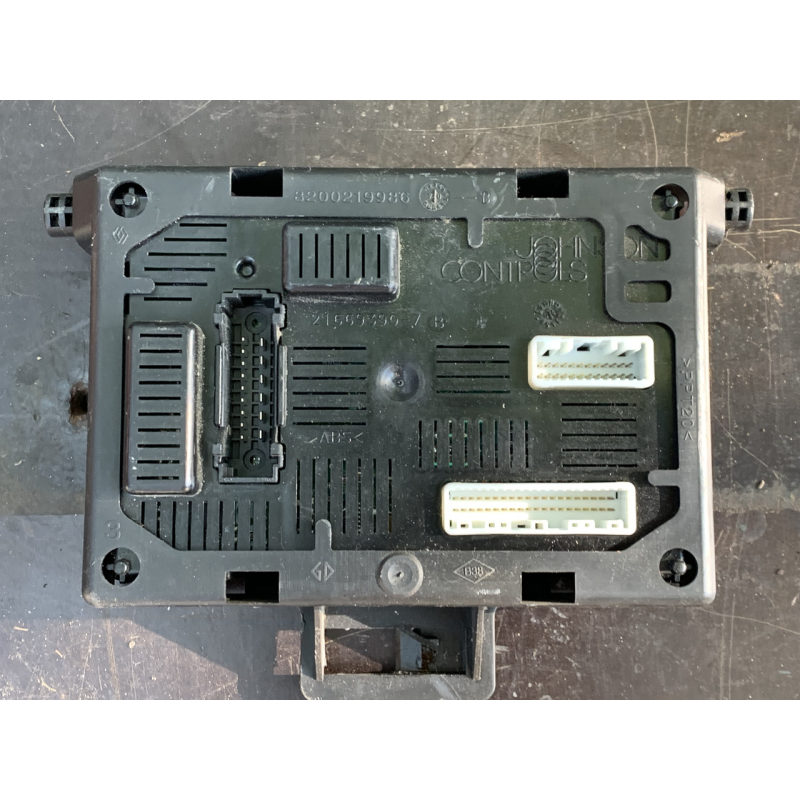 Блок комфорту BSI Renault Modus 8200219986 28113680 8200497362