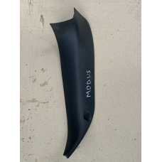 Накладка кришки багажника права Renault Modus 8200258686