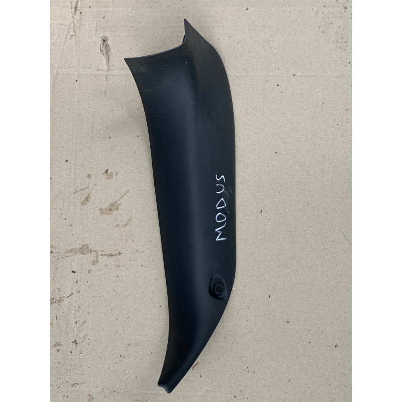 Накладка кришки багажника права Renault Modus 8200258686