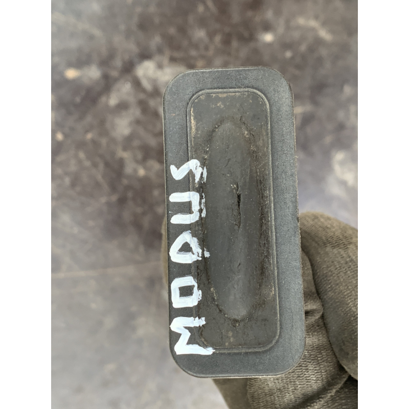 Кнопка приводу замка кришки багажника (двері 3/5-й (ляди) Renault Modus  8200076256  88000001