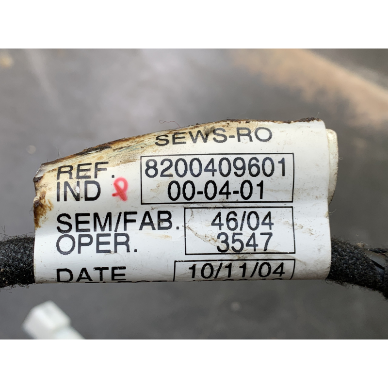 Проведення підсвітки заднього номера Renault Modus 8200409601