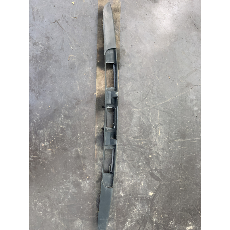 Планка підсвічування номера/накладка багажника Renault Modus 8200220557