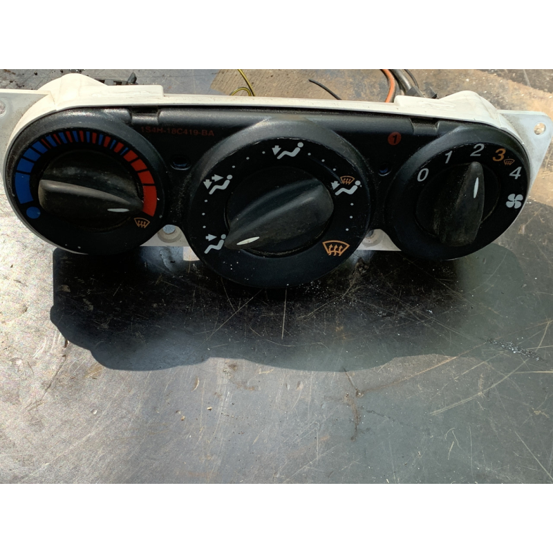 Блок керування пічкою на Ford Focus MK1 1S4H18C419BA 98AB18C419 XS6T14489KFA