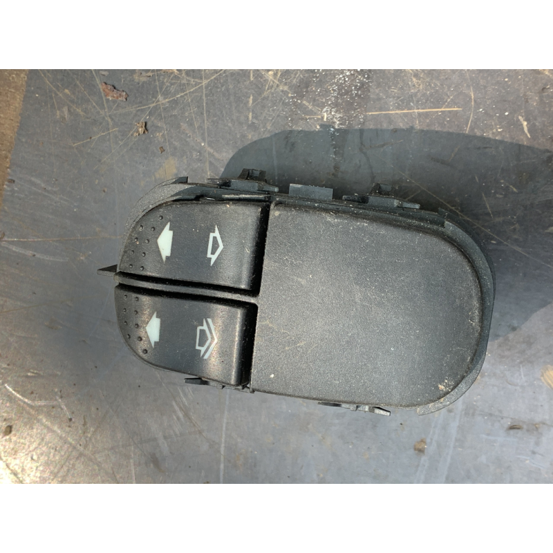 Блок кнопок склопідіймача Ford Focus MK1 YS4T14529AA 03162310