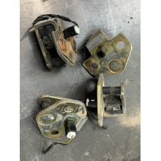 Скоба замка дверей з датчиком відкриття Ford Focus MK1 2M51F21982AA  2M51-F21982-AA