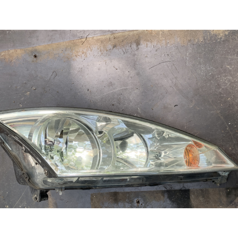 Фара передня права рестайлінг Ford Focus MK1 2M51-13W029-BE 2M5113W029BE Фара передня права рестайлінг Ford Focus MK1 2M51-13W029-BE 2M5113W029BE
