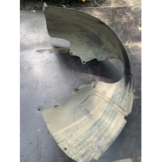 Підкрилок передній правий Ford Focus MK1 2M5116114AB 2M51-16114-AB