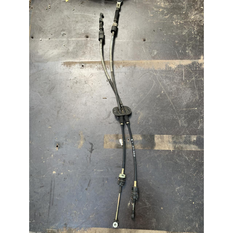 Трос переключения передач Ford Focus MK1  2S4R7E395FC  2S4R-7E395-FC  607094810A