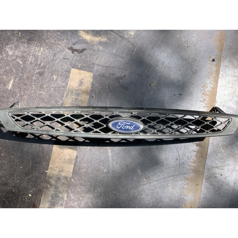 Решітка радіатора Ford Focus MK1 2M518200AGW 98AB-8216-AC Решітка радіатора Ford Focus MK1 2M518200AGW 98AB-8216-AC