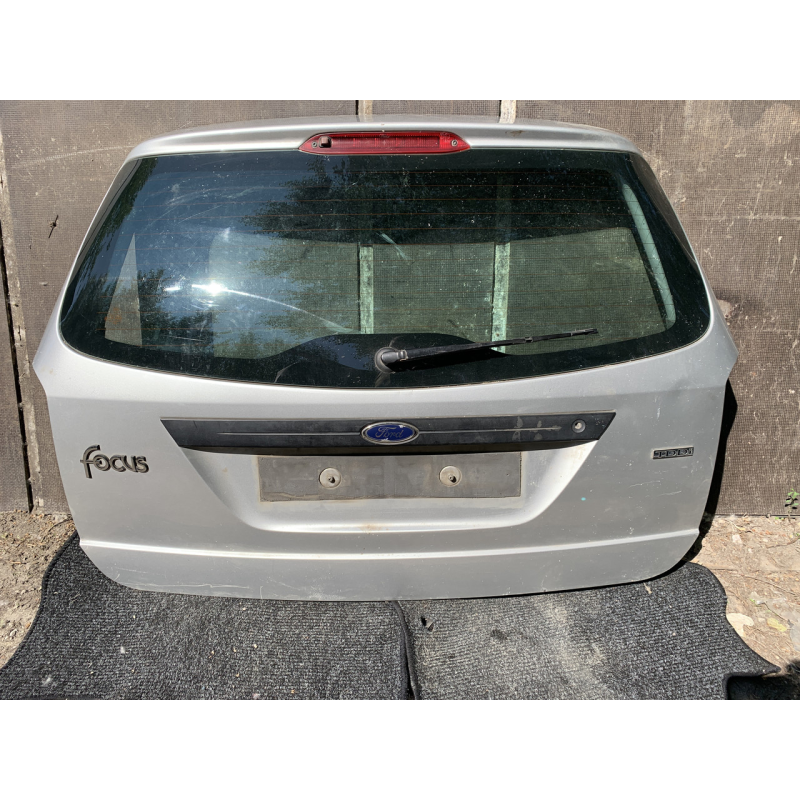 Задня ляда/Кришка багажника в зборі Ford Focus MK1 1686905 0390201552 98ABN40411ALW