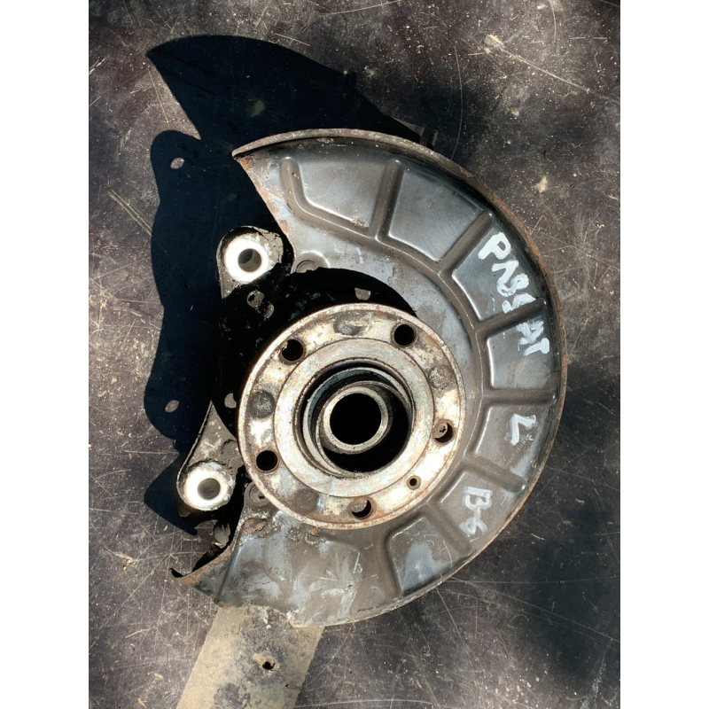 Цапфа/Поворотній кулак/Ступиця передня ліва Volkswagen Passat B6 3C0407257F  1K0615311F