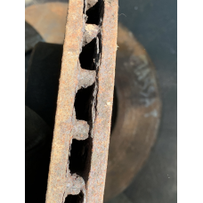 Диск гальмівний передній Volkswagen Passat B6 5Q0615301F