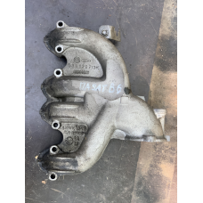 Впускний колектор Volkswagen Passat B6 1MWK1349 03G129713K