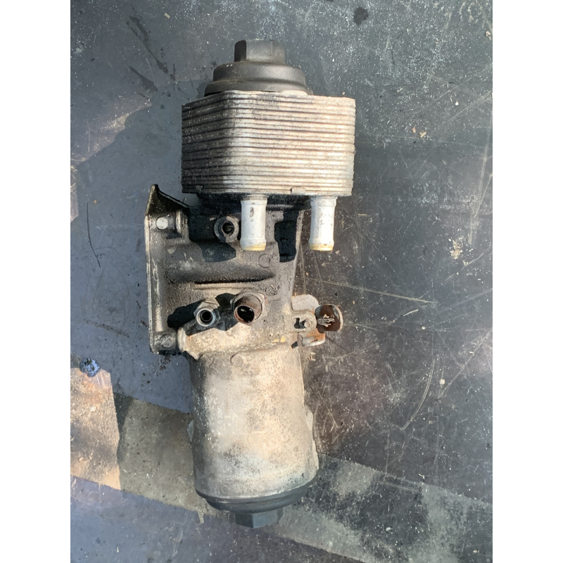 Корпус оливного фільтра з теплообмінником Volkswagen Passat B6 045115389K 038117061B