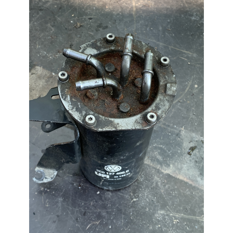 Корпус паливного фільтра Volkswagen Passat B6 3C0127400C