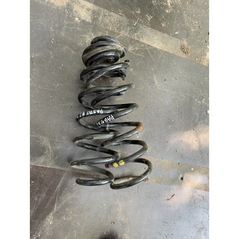 Пружина задня Volkswagen Passat B6  3C0511115AB