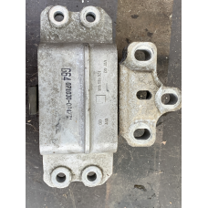Подушка двигуна ліва Volkswagen Passat B6 3C0199555 VAG 3C0199555