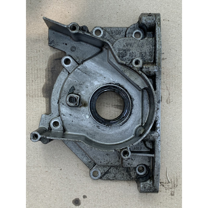 Передня кришка головки блока циліндрів (ГБЦ) Volkswagen Passat B6 03G103153B Передня кришка головки блока циліндрів (ГБЦ) Volkswagen Passat B6 03G103153B