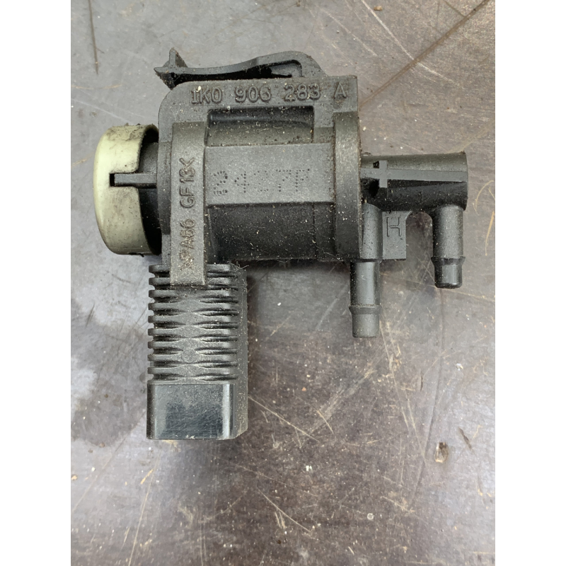 Клапан електромагнітний Volkswagen Passat B6 1K0906283A