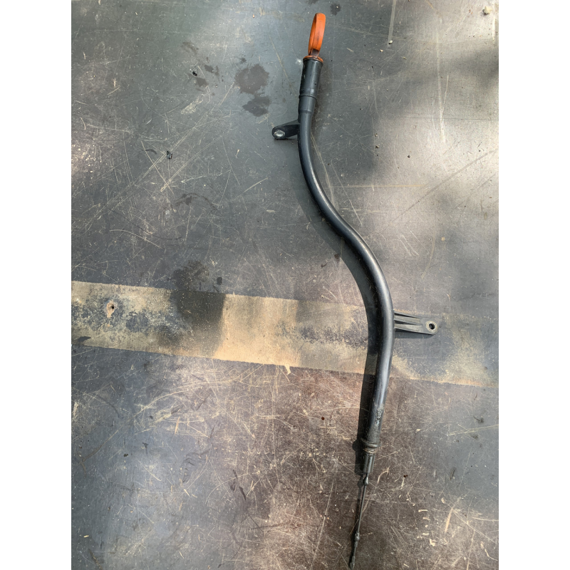 Трубка масляного щупа Volkswagen Passat B6 03G103634AH Трубка масляного щупа Volkswagen Passat B6 03G103634AH