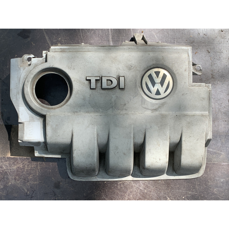 Накладка двигуна декоративна Volkswagen Passat B6 03G103967N 03G103967C 03G103967P