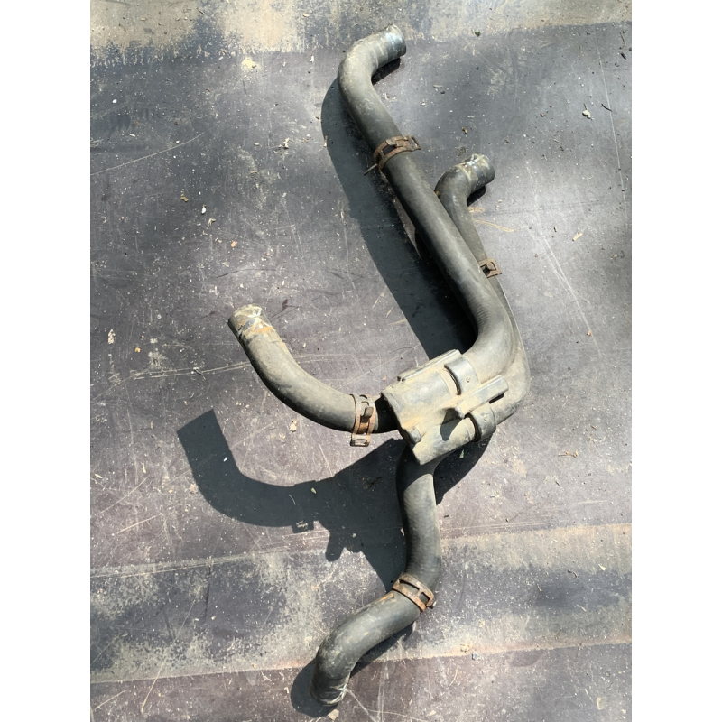 Патрубок системи охолодження (на радіатор печінка) Volkswagen Passat B6 1K0121086R 3C0121086K