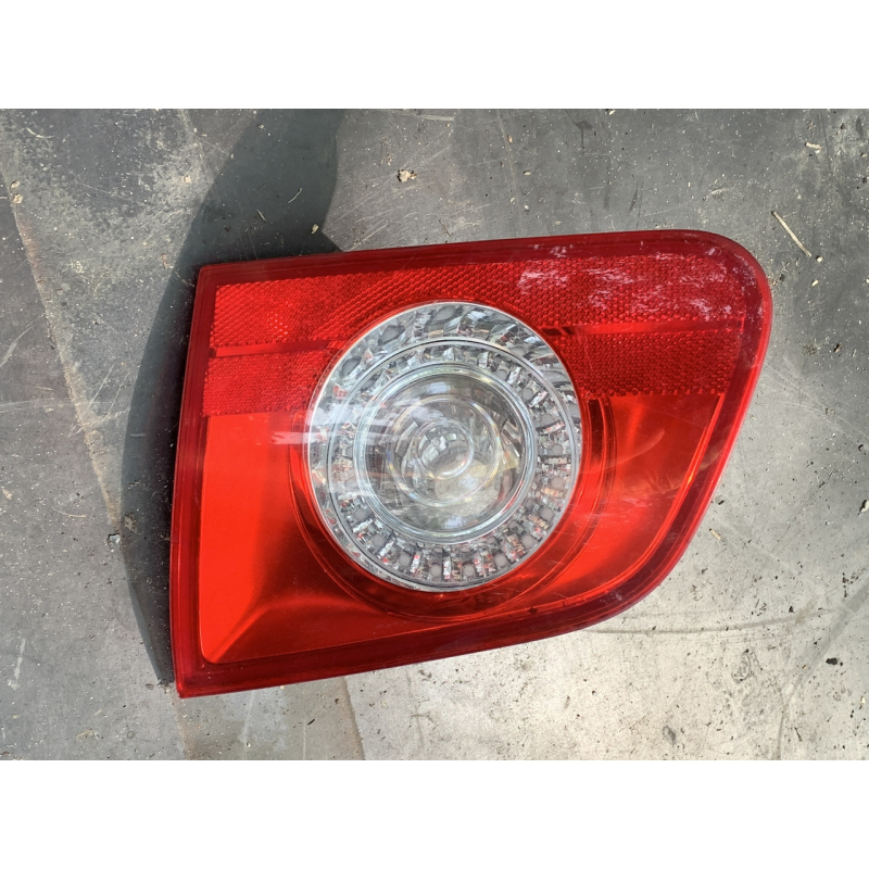 Ліхтар кришки багажника Volkswagen Passat B6 3C9945094 SJ32720002