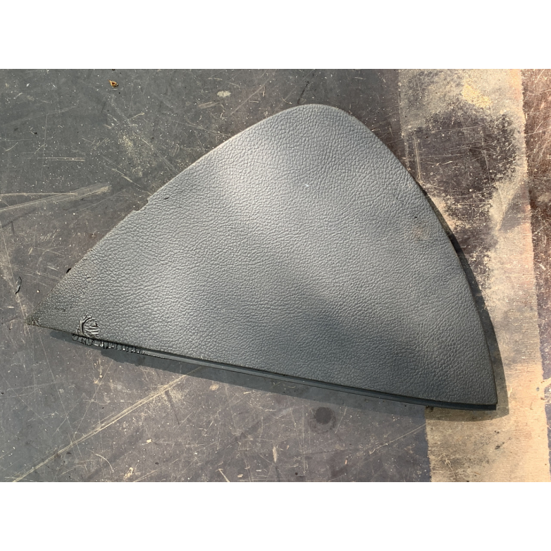 Накладка торпеди бічна права Volkswagen Passat B6 3C1858218A