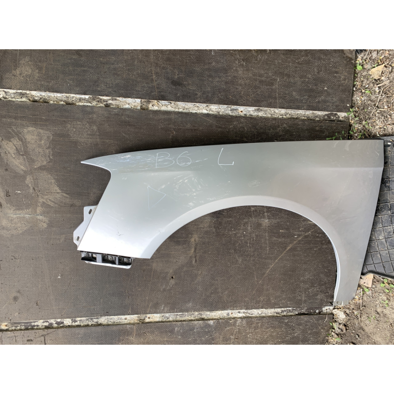 Крило переднє ліве на Volkswagen Passat B6 3C0807183 3C0821021