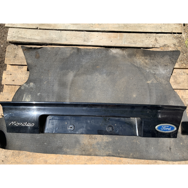 Накладка кришки багажника Ford Mondeo 1 93BBF423A40CG